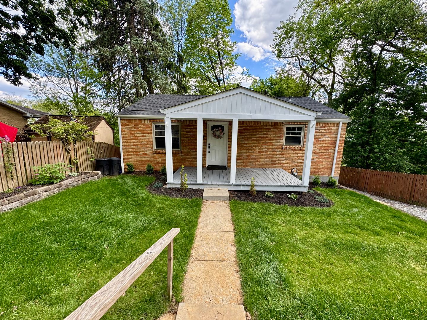 Pittsburgh House: 652 Grandview Avenue