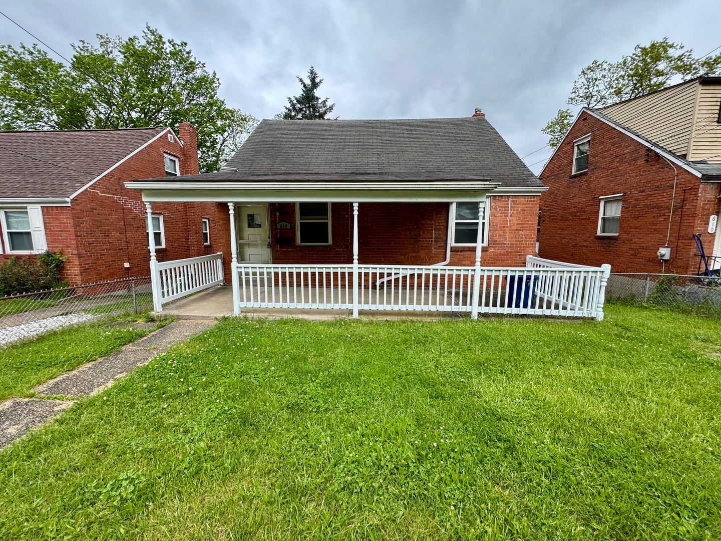 Pittsburgh House: 614 Ridgemont Drive