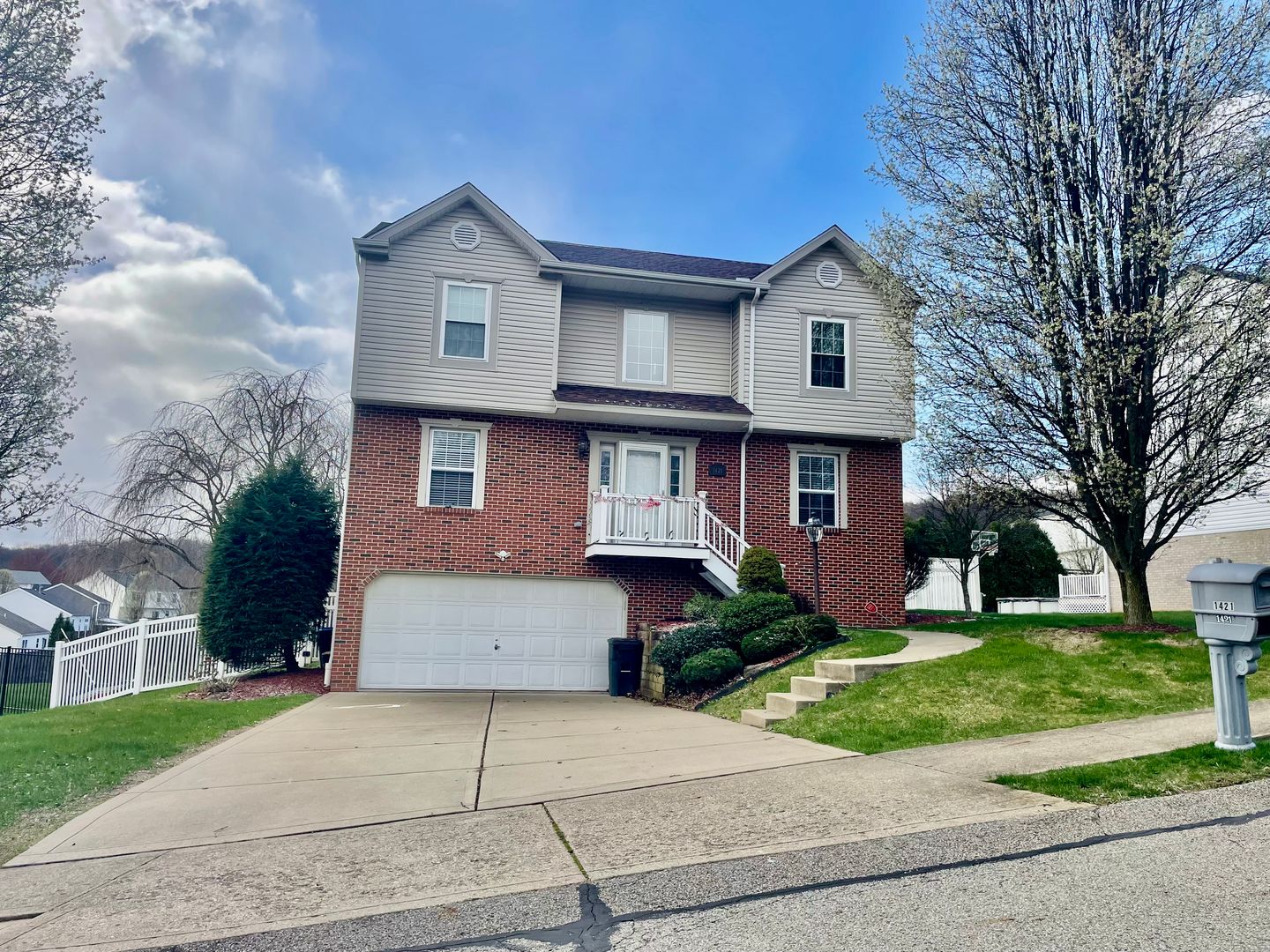 Tarentum House: 1421 Sandstone Drive