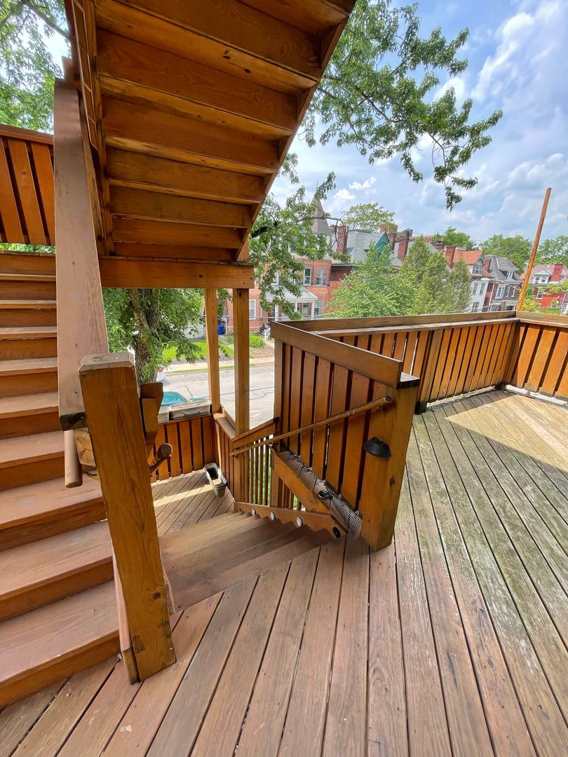Pittsburgh Apartment: 5730 Summerlea/Holden Street