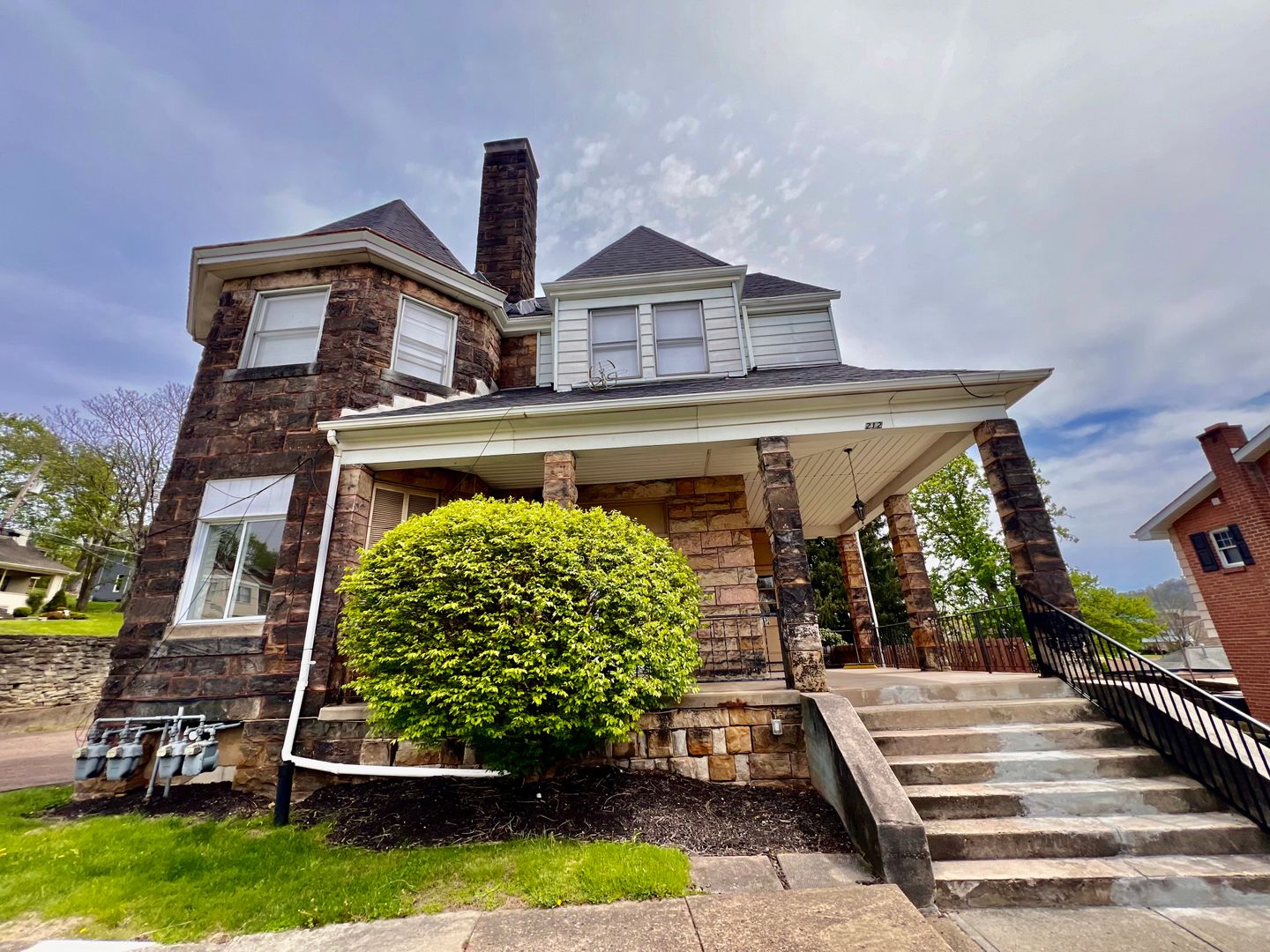 Cheswick Apartment: 212 North Highland Avenue