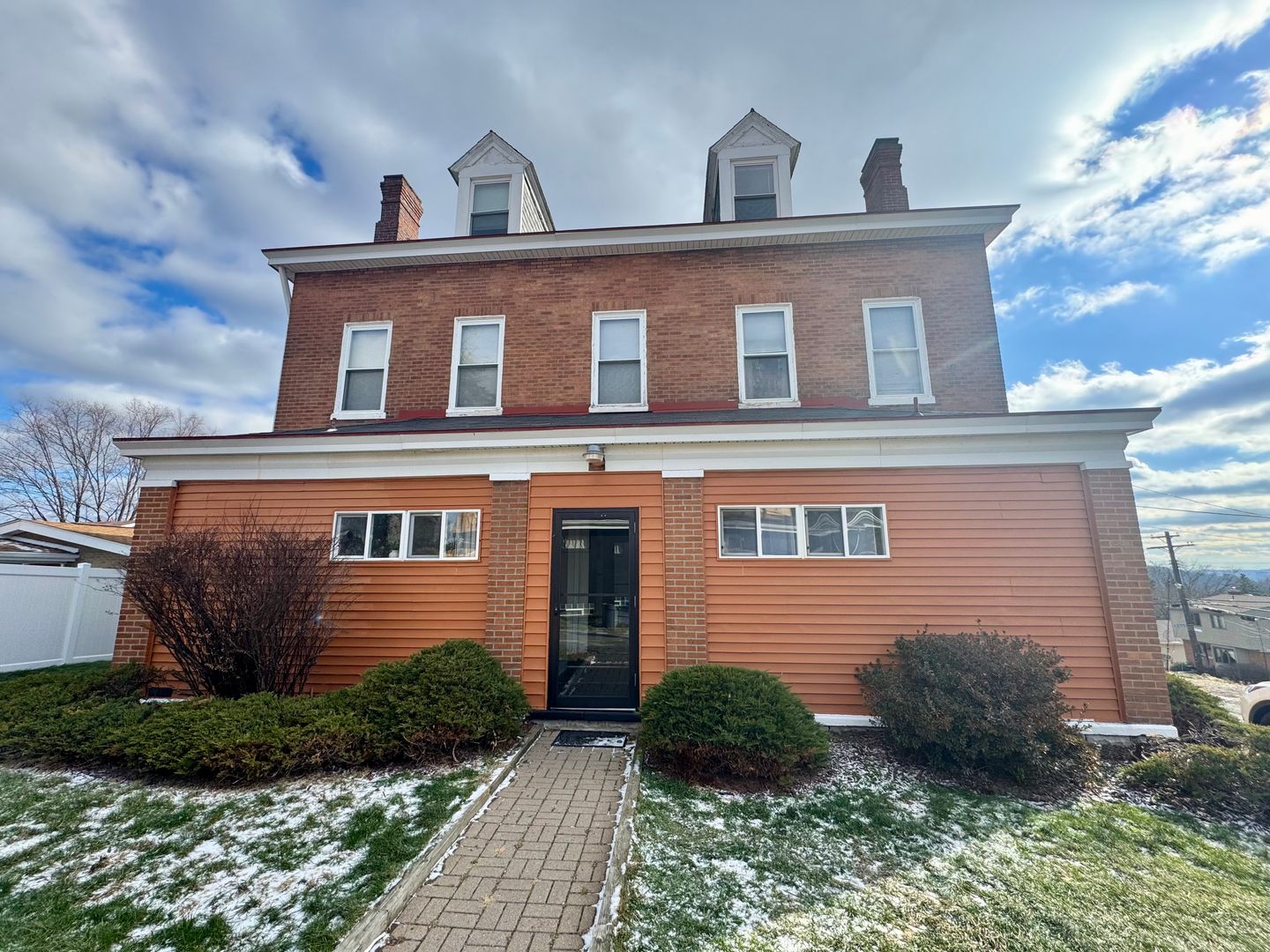 Pittsburgh Apartment: 4451 Highridge Street