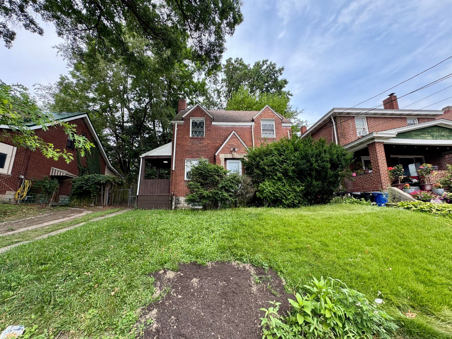 Pittsburgh House: 2432 Starkamp Street