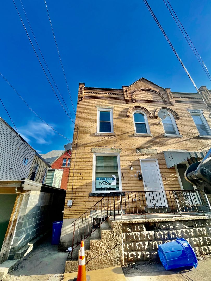 Pittsburgh House: 2 Edith Place