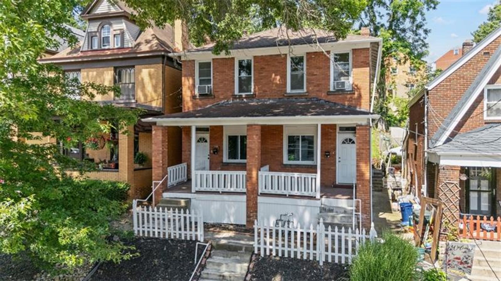 Pittsbugh Apartment: 2450 Starkamp Street