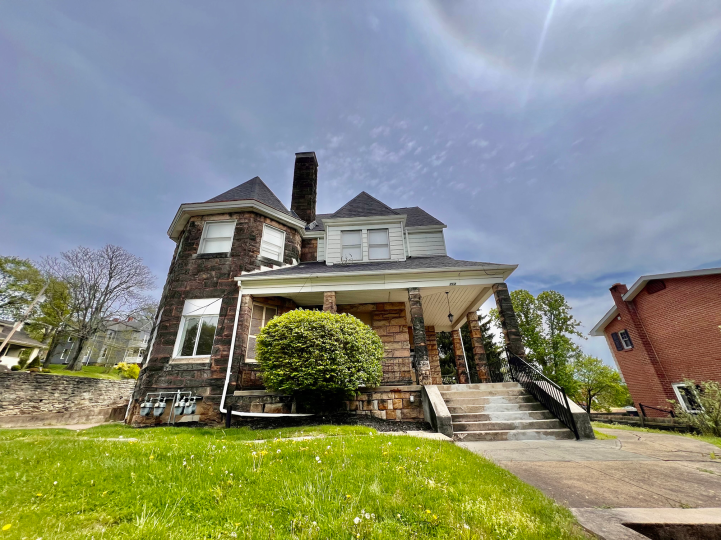 Cheswick Apartment: 212 North Highland Avenue