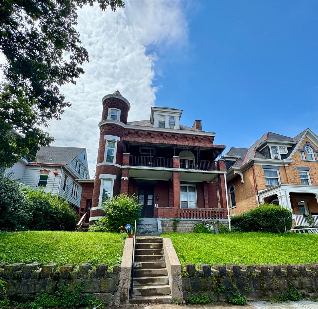 Pittsburgh Apartment: 3541 California Avenue
