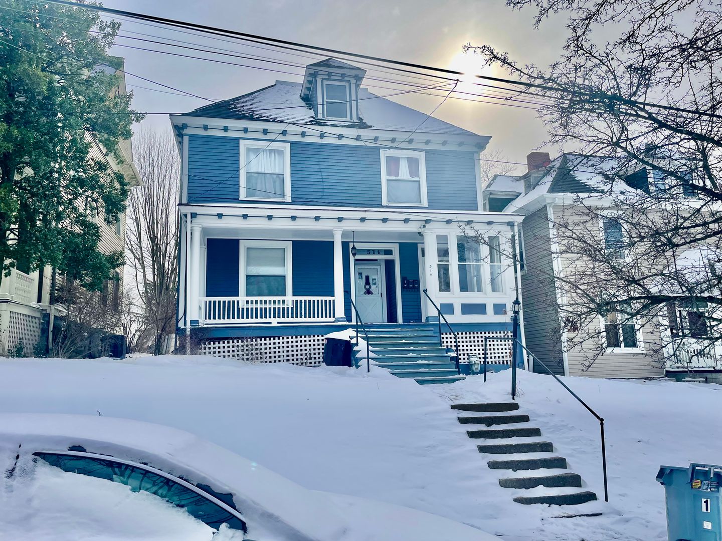 Washington Apartment: 514 East Chestnut