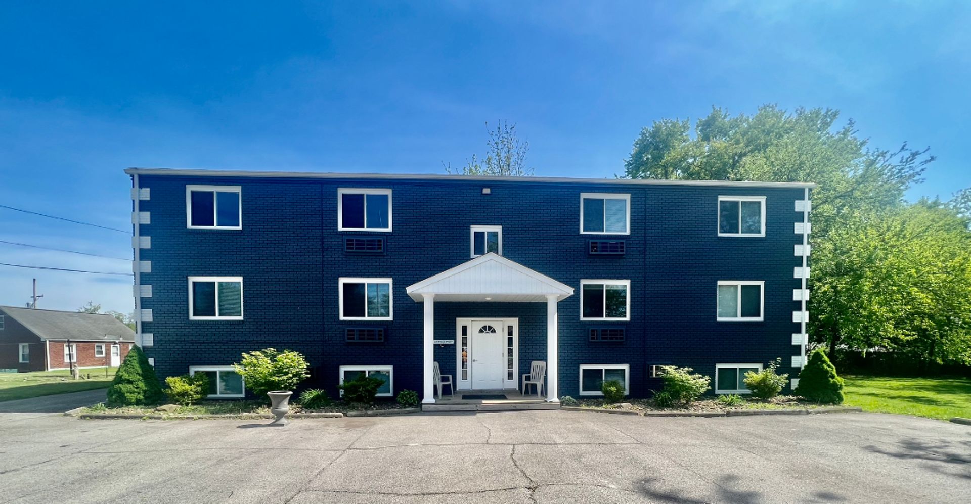 Baden Apartment: 628 Steele Street