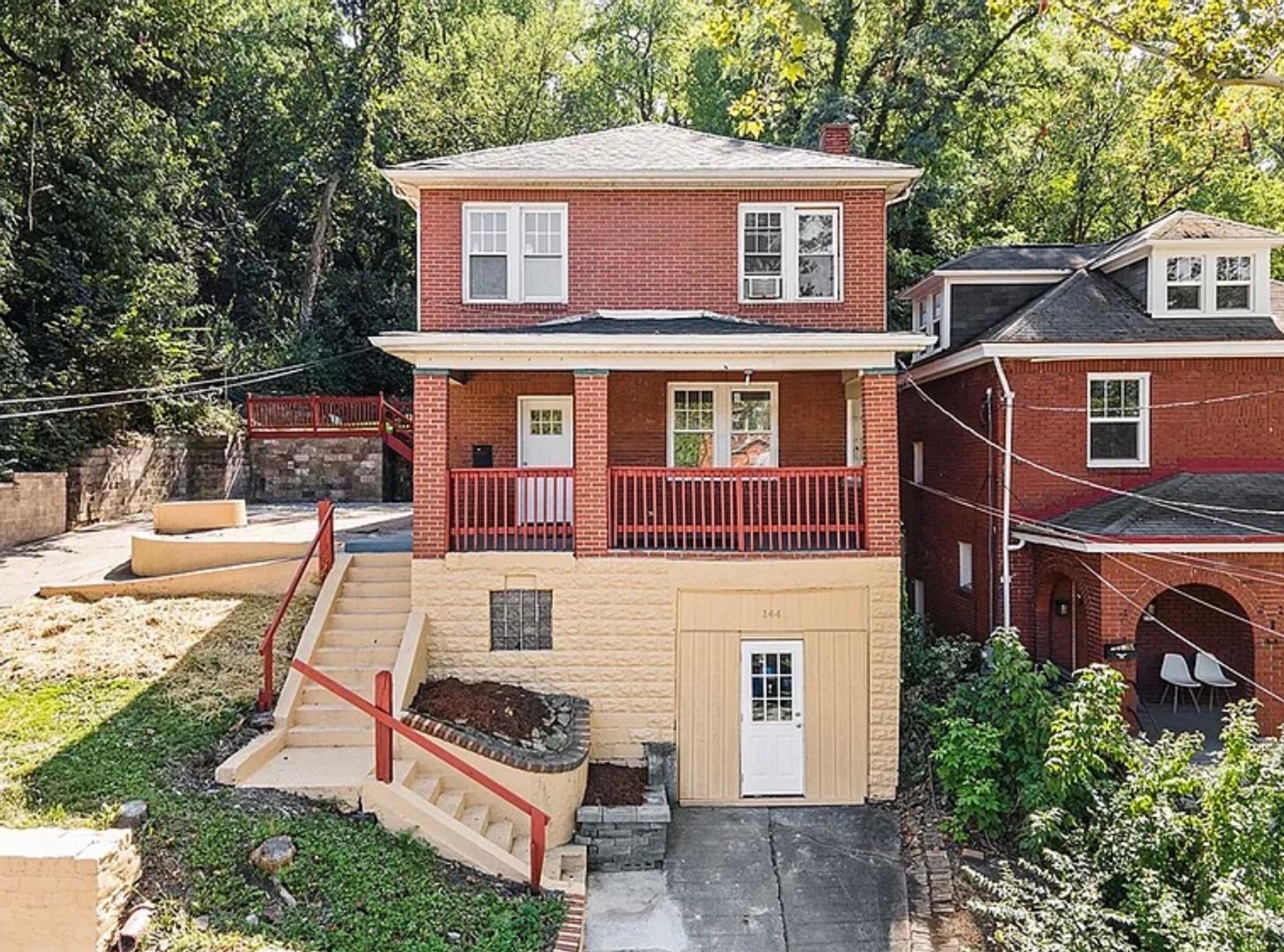 Forest Hills Apartment: 144 Sumner Avenue
