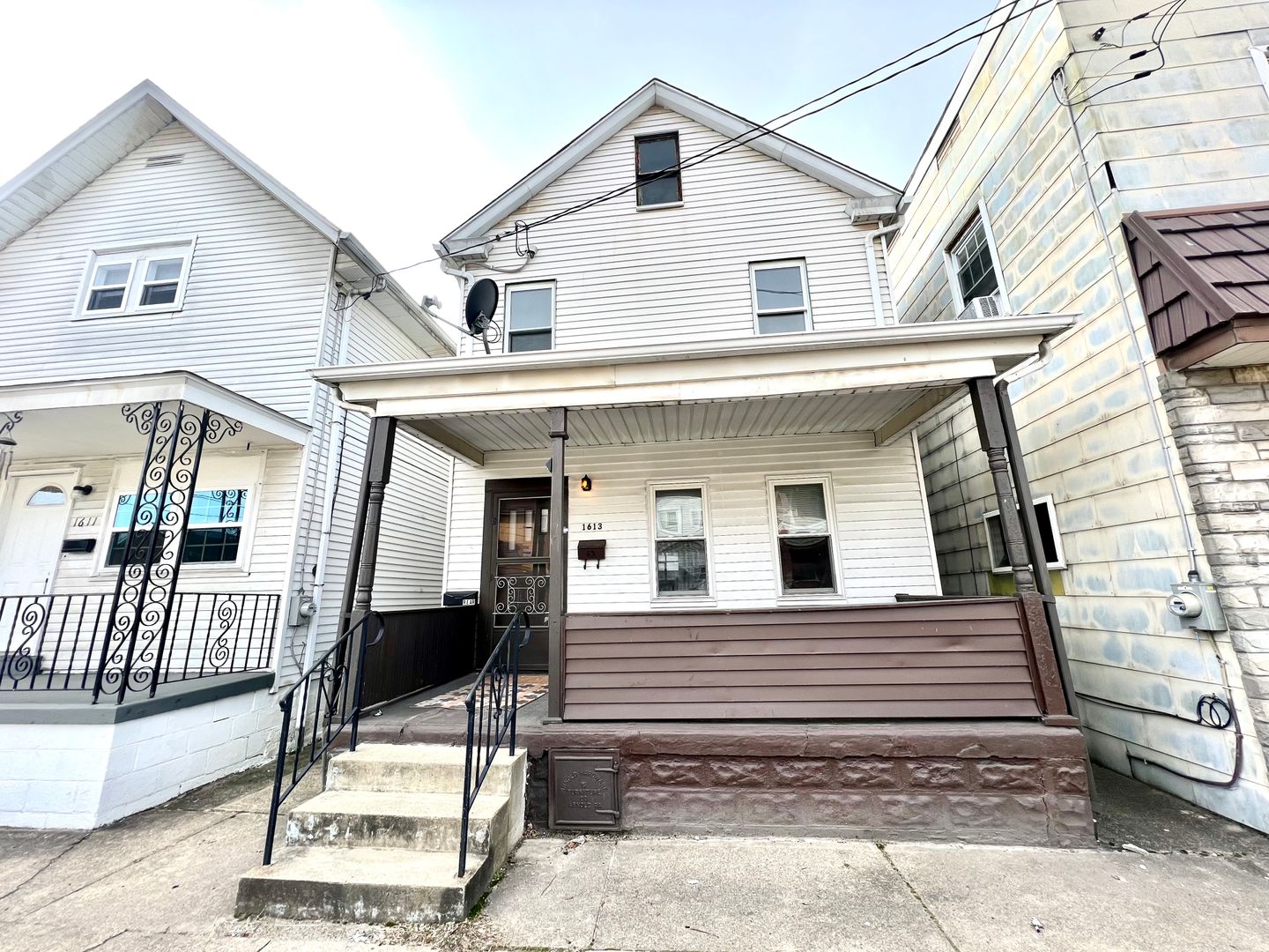 New Kensington Apartment: 1613 Fourth Avenue