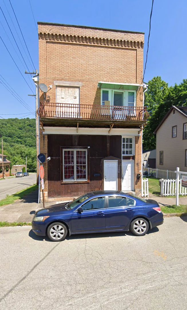 Beaver Falls Apartment: 1526 2nd Avenue