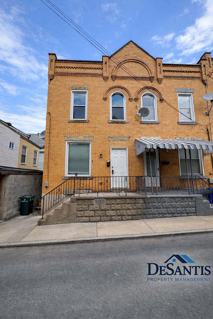 Pittsburgh House: 2 Edith Place