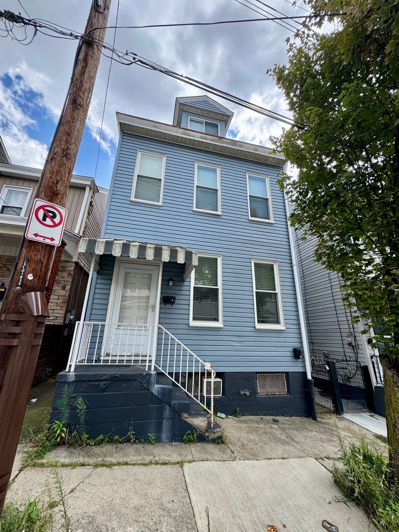 Pittsburgh Apartment: 419 Taylor Street