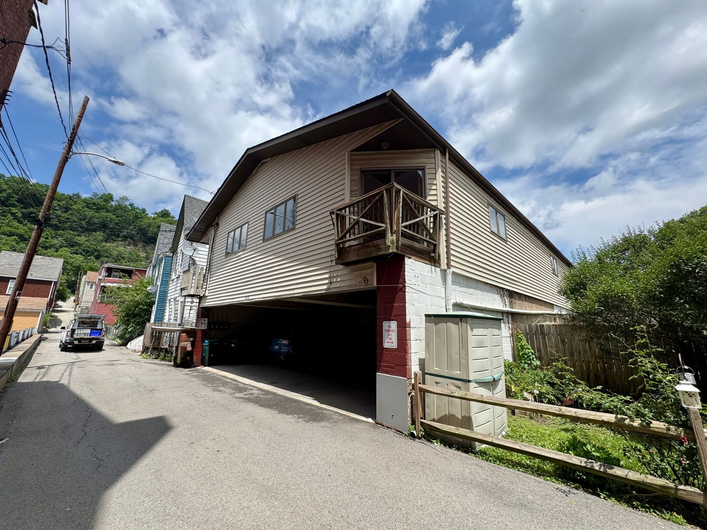 Pittsburgh Apartment: 212 Church Street