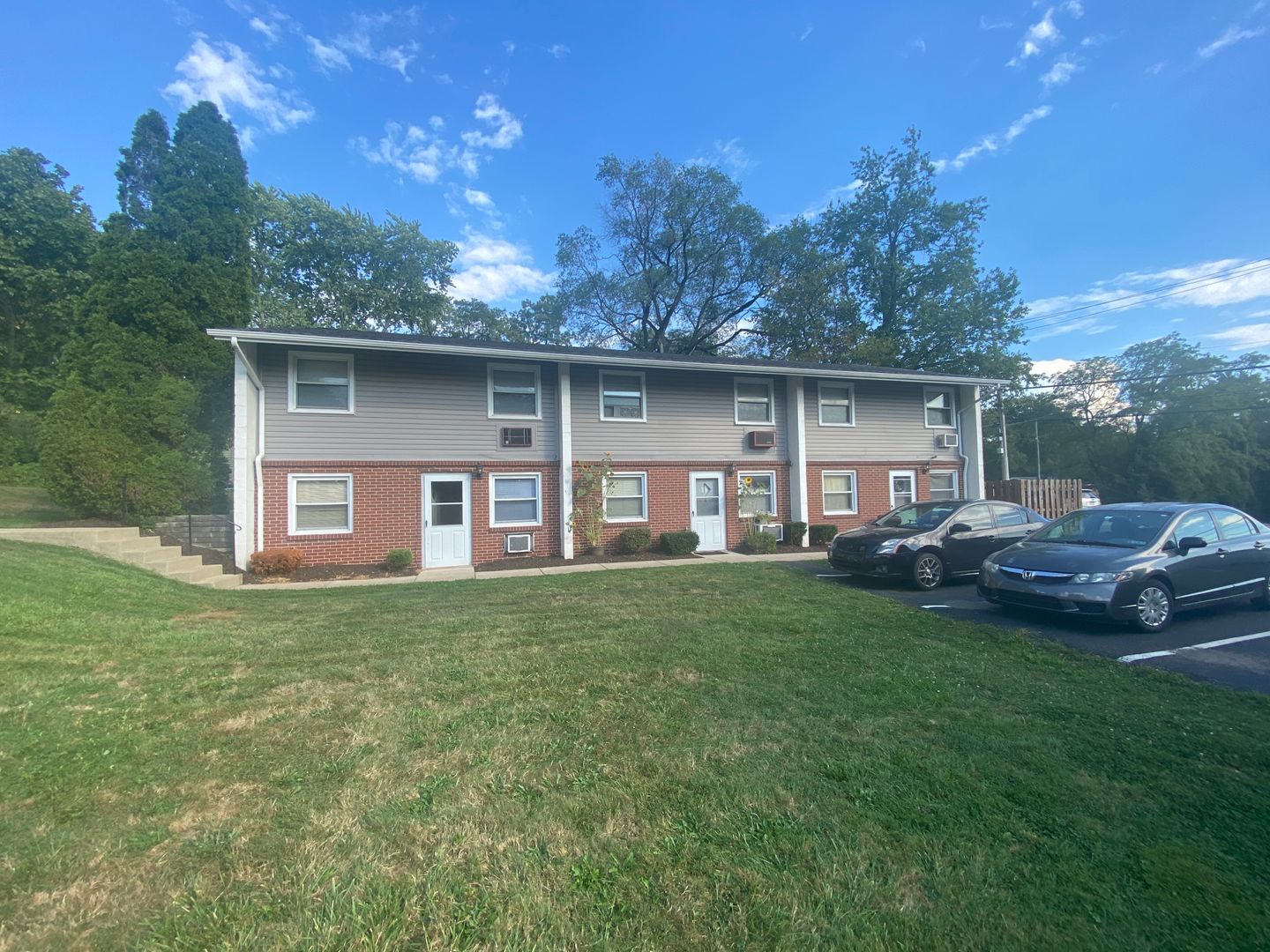 Moon Township Apartment: 401 Moon Clinton Road