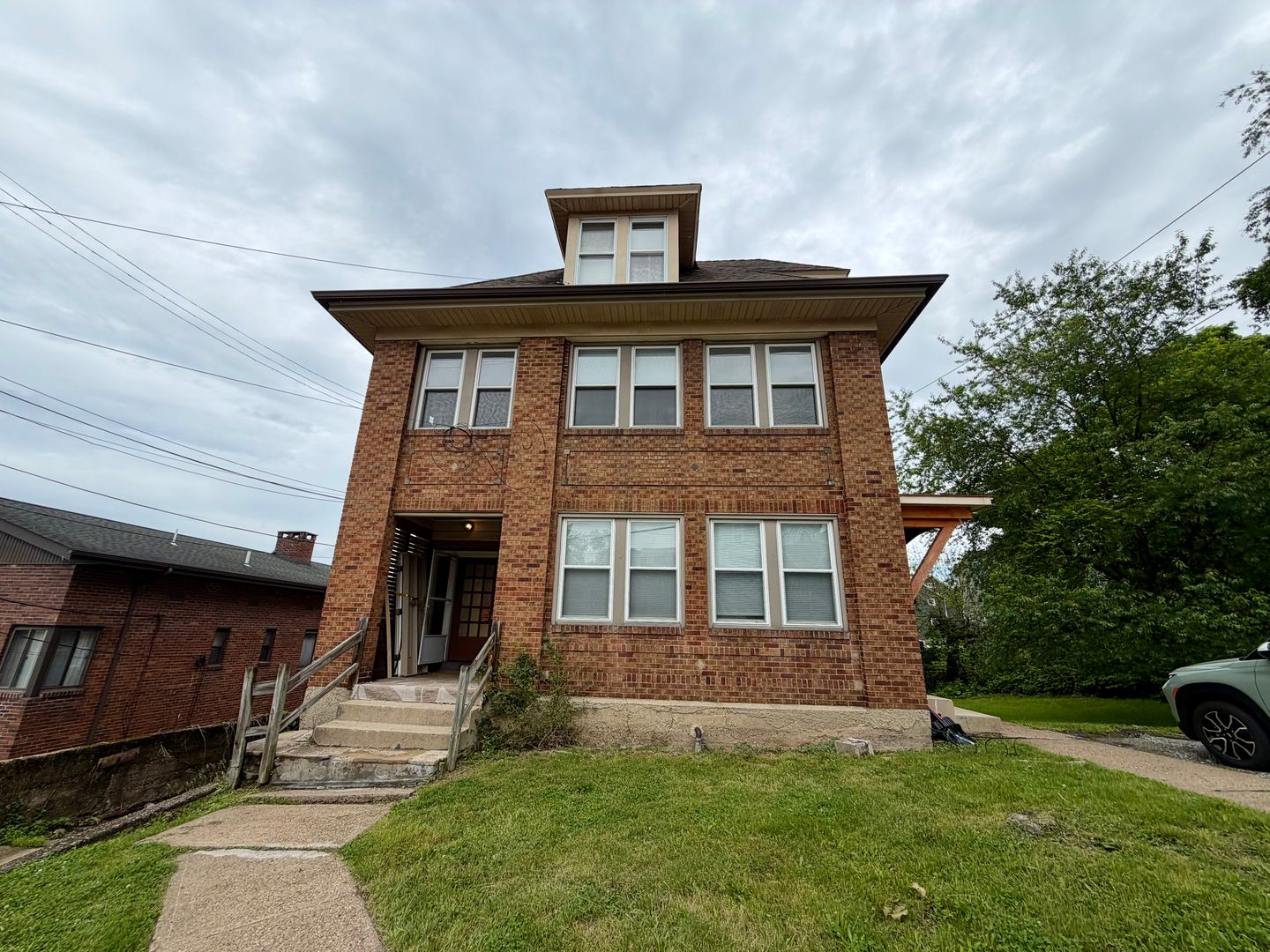 Pittsburgh Apartment: 42 Warren Street