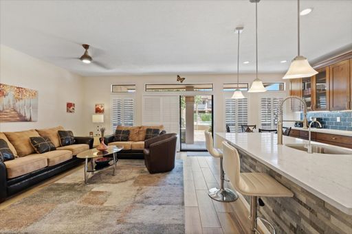 Seasonal Rental in The Racquet Club – photo 1