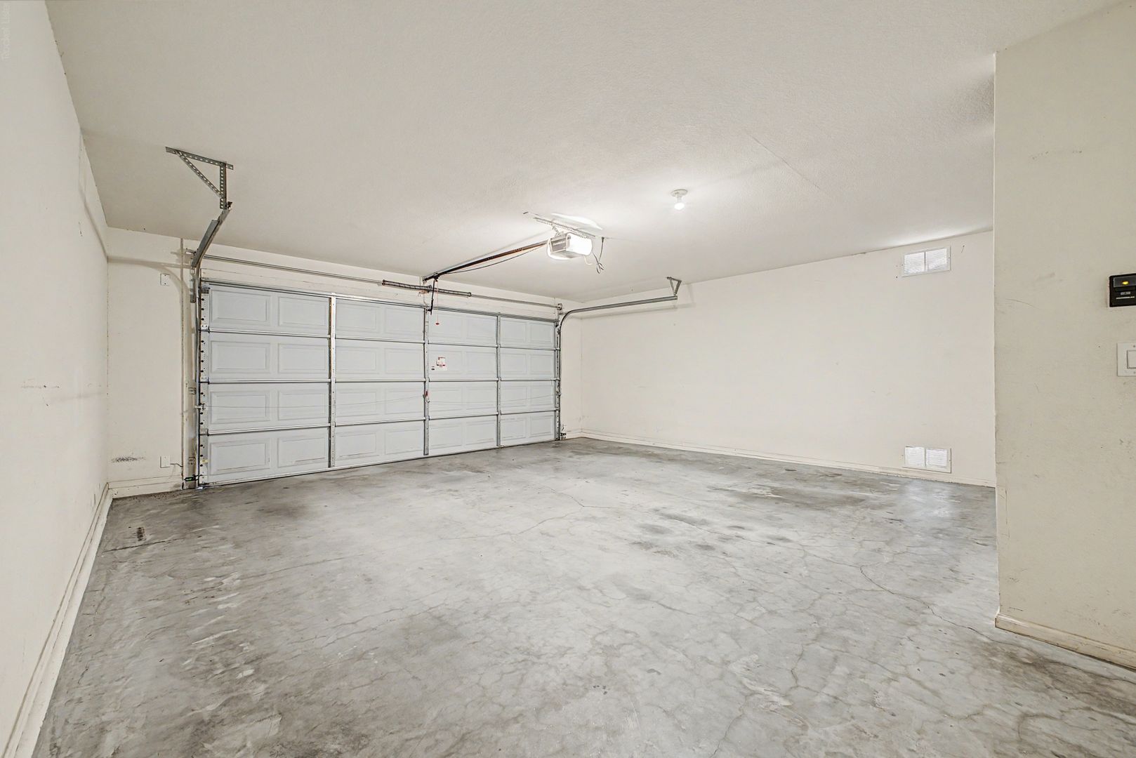 Parking at 41704SUNL - D. Garcia