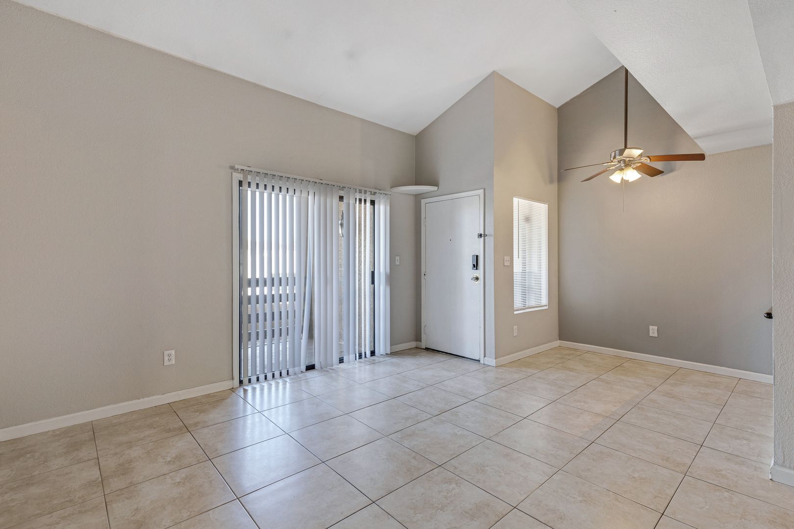 Phoenix, Maricopa House: 1241 N 48th St. Apt unit 213