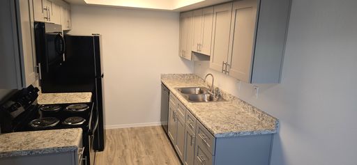 MOVE IN SPECIAL- 1 MONTH FREE WITH A 14 MONTH LEASE – photo 1