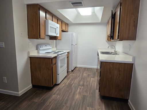 MOVE IN SPECIAL- 1 MONTH FREE WITH A 14 MONTH LEASE – photo 1
