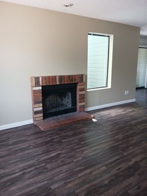 Creekside - MOVE IN SPECIAL - 1 MONTH FREE WITH A 14 MONTH LEASE