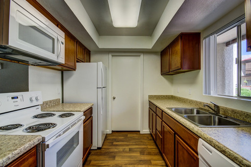 Upgraded 1 Bedroom 1 Bath - Ask about our specials! – photo 1