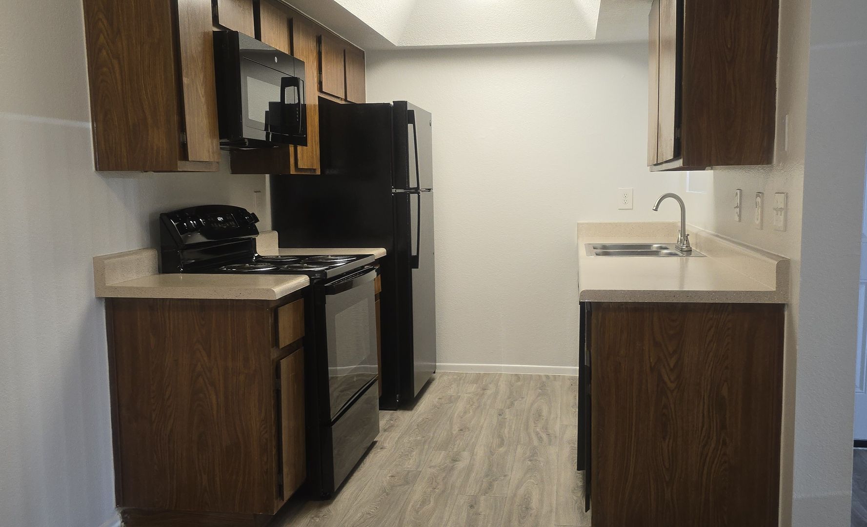 Glendale Apartment: 8605 N. 59th Ave