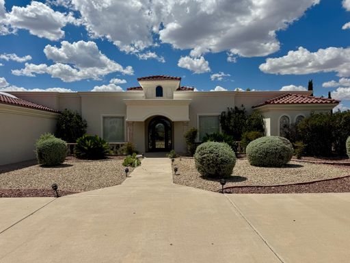3 Bedroom 3 Bathroom Luxury Home – photo 1
