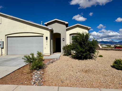 3 Bedroom 2 Bath Townhome – photo 1