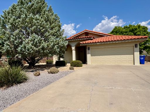 3 Bedroom 2 Bathroom Home – photo 1
