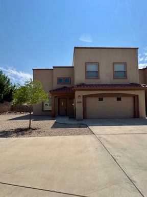 3 Bedroom 2.5 Bathroom Home – photo 1