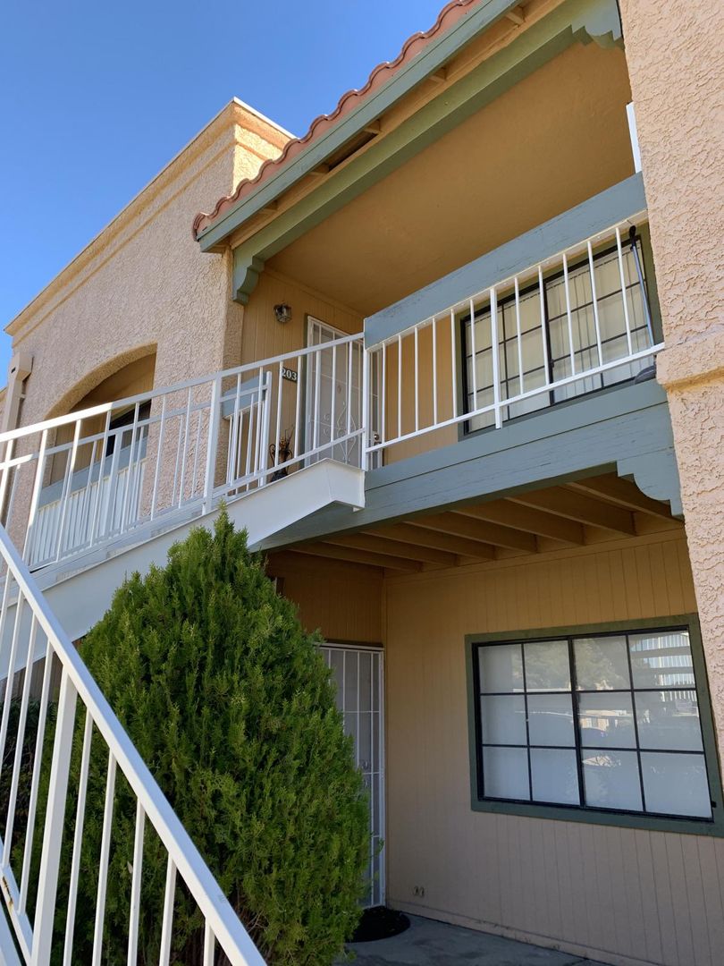 Las Vegas House: 5166 S Jones Blvd