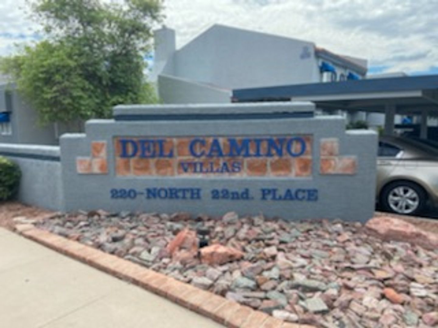 Mesa House: 220 N. 22nd Place