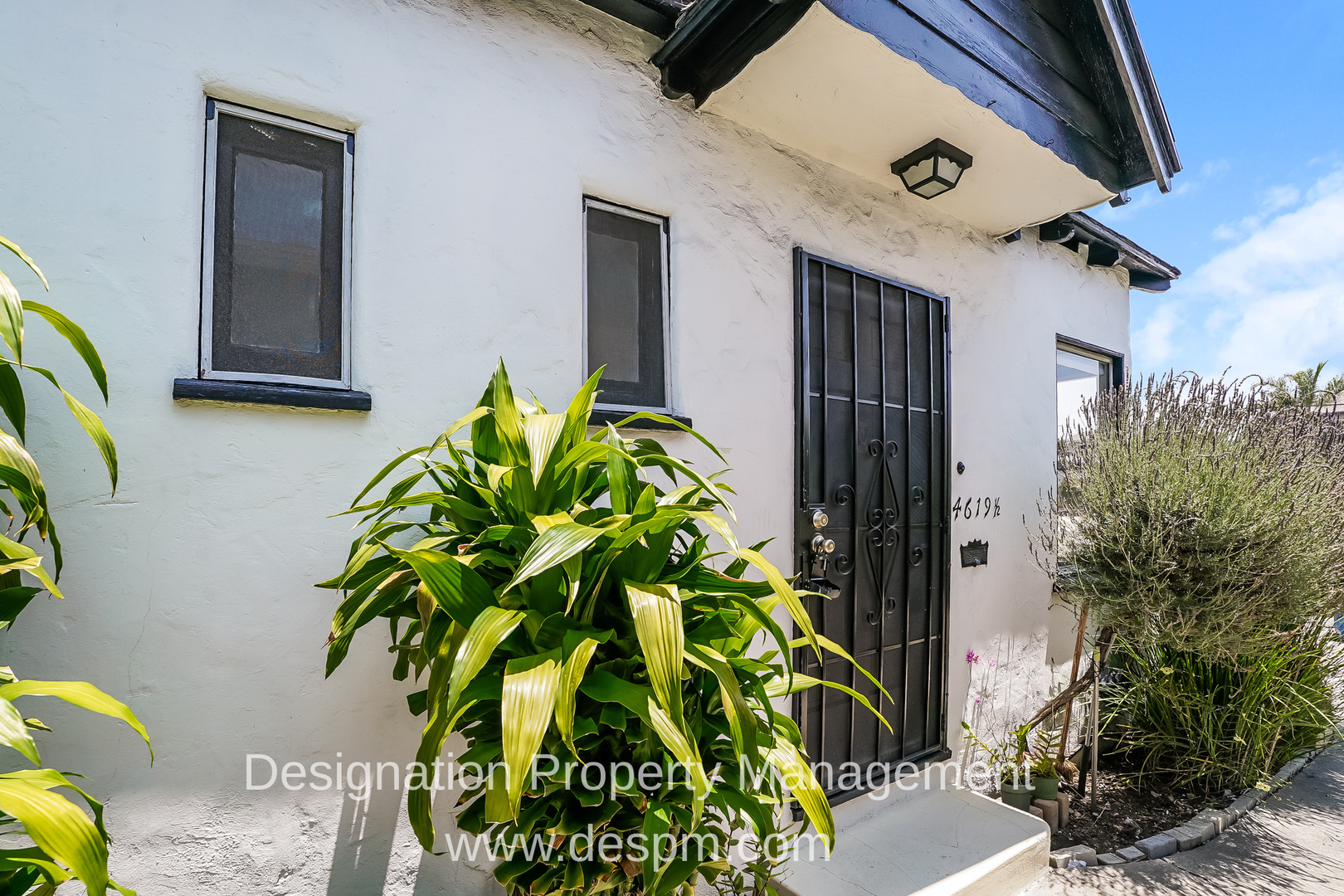 Los Angeles Apartment: 4617 Eagle Rock Blvd.