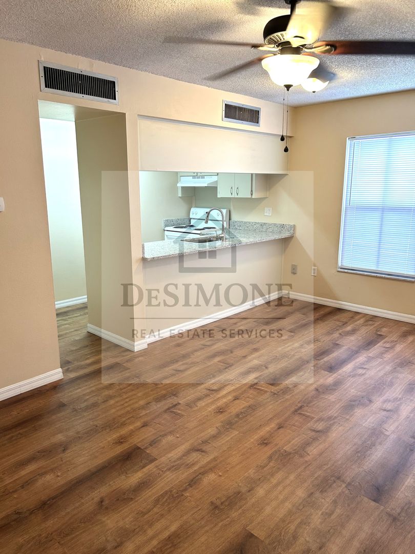 Ocala Apartment: SE Ft. King Street