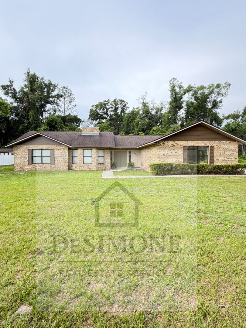Ocala House: 4530 SW 46th Street