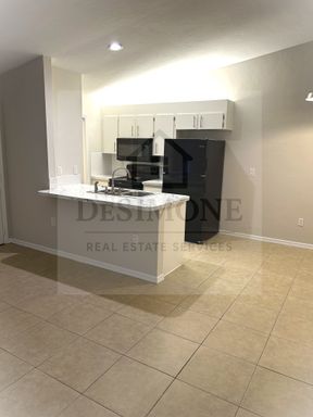 CENTURY OAKS APTS - Washer/Dryer Hook-ups; Close to Schools – photo 1