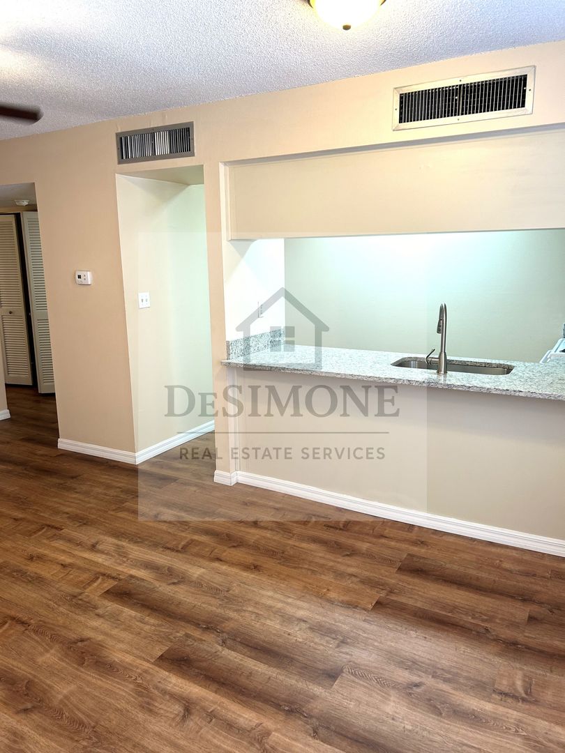 Ocala Apartment: SE Ft. King Street