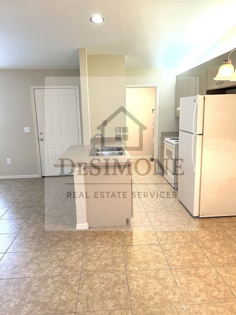 Ocala Apartment: NE 8th Terrace