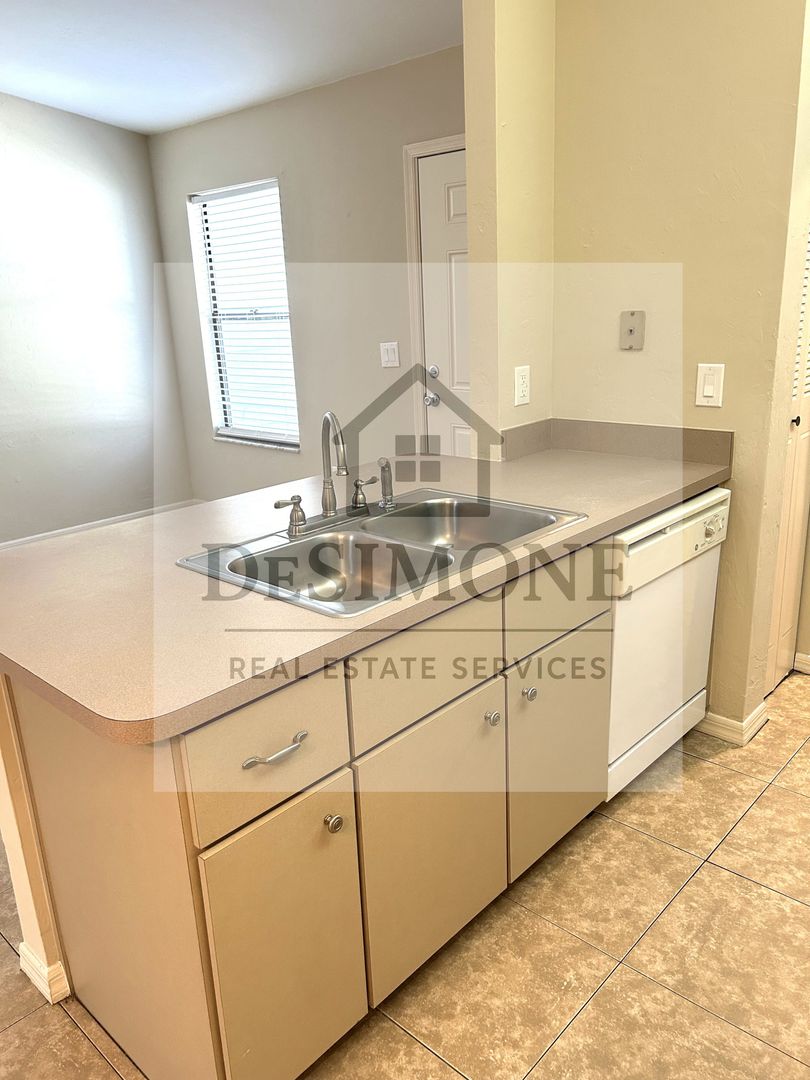 Ocala Apartment: NE 8th Terrace