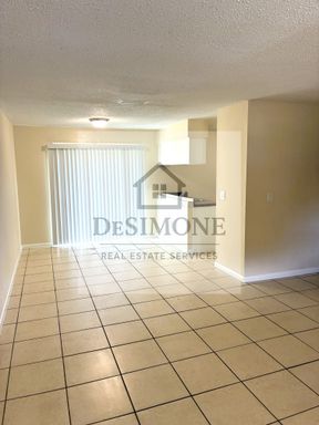 2BR/1BA Duplex with W/D Hook Ups - Ocala, FL – photo 1