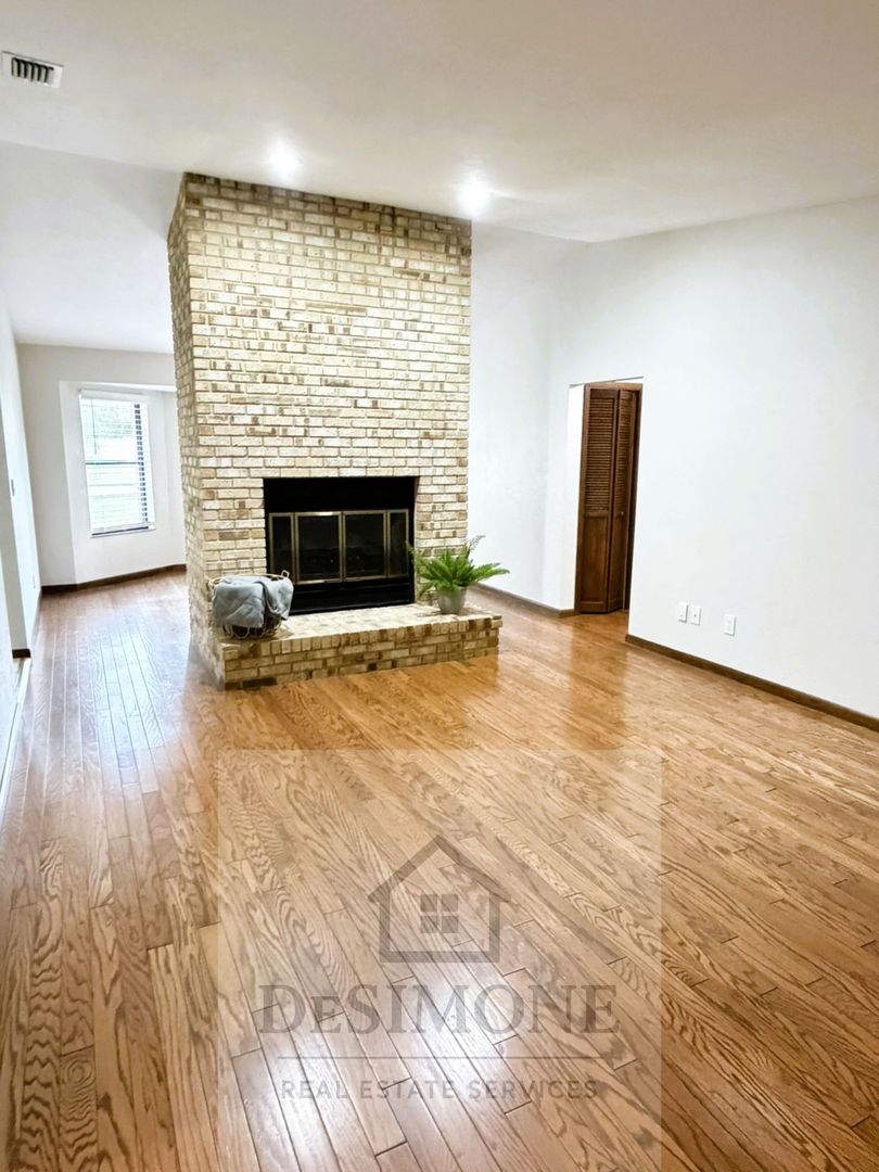 Ocala House: 4530 SW 46th Street