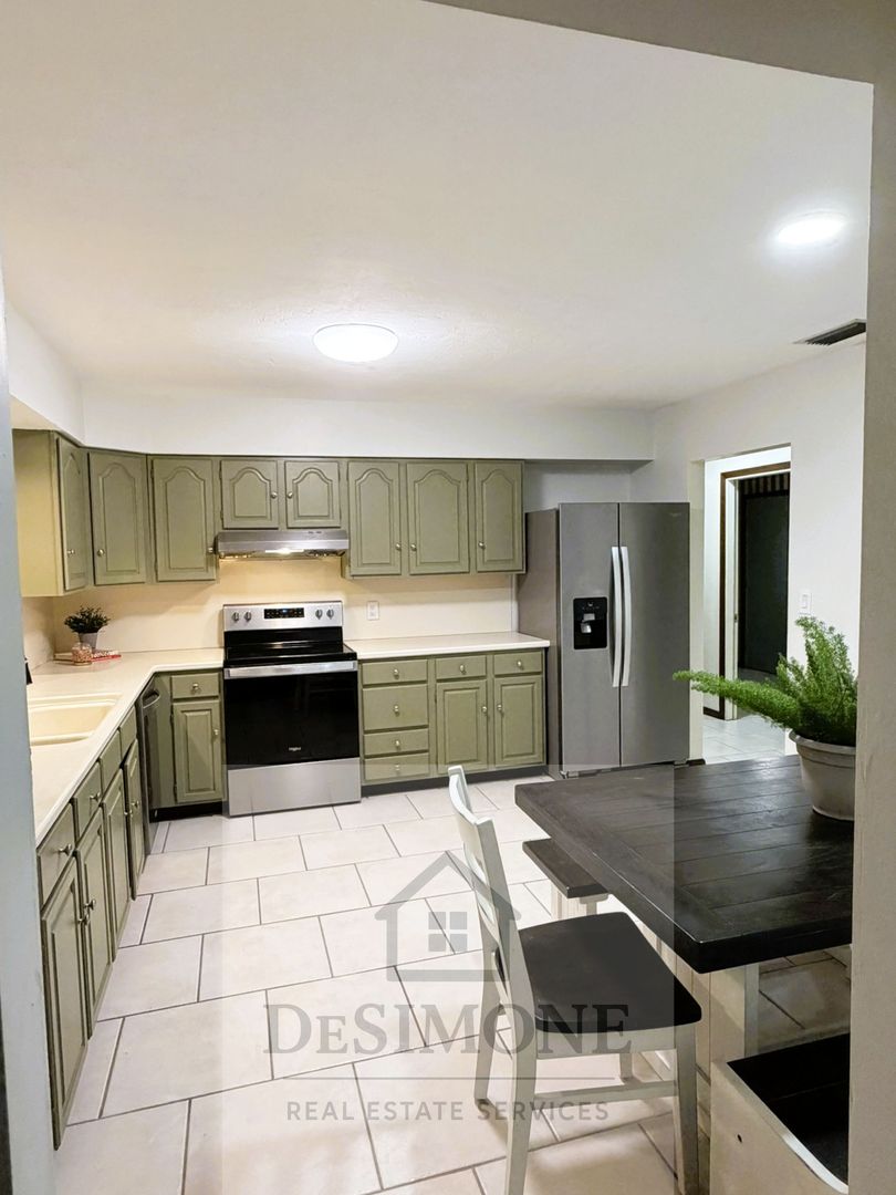 Ocala House: 4530 SW 46th Street