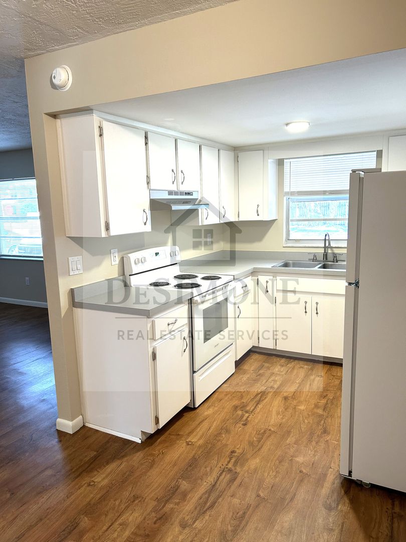 Ocala Apartment: 906 NE 3rd Street