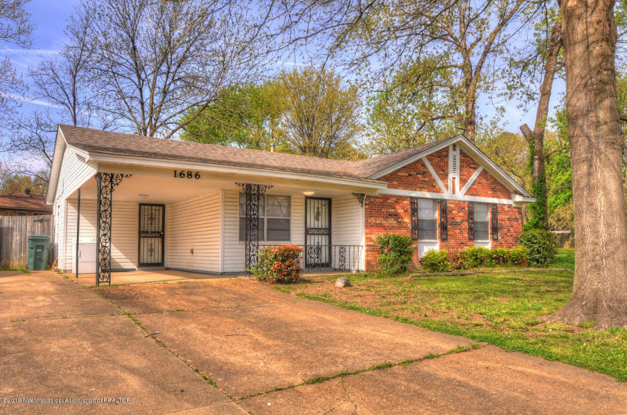 Southaven House: 1686 Custer Drive