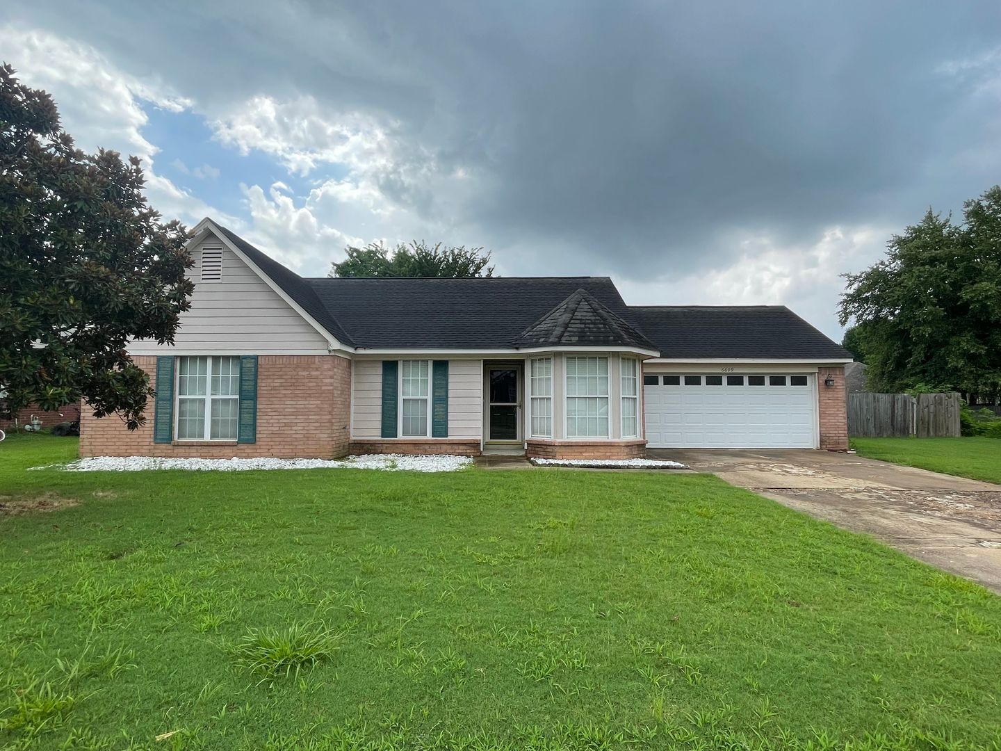 Olive Branch House: 6609 Branch S