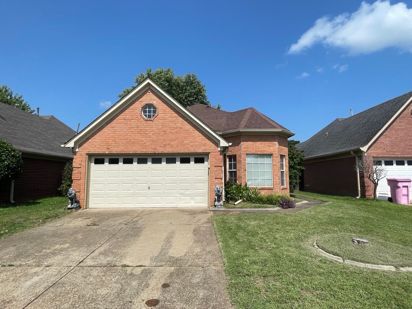 Southaven House: 5884 Alexandria Lane
