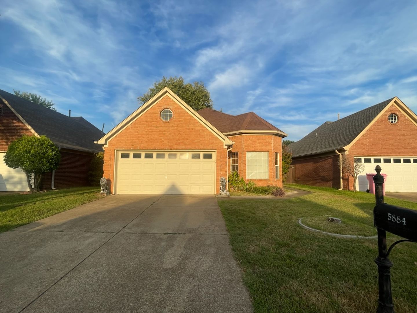 Southaven House: 5884 Alexandria Lane